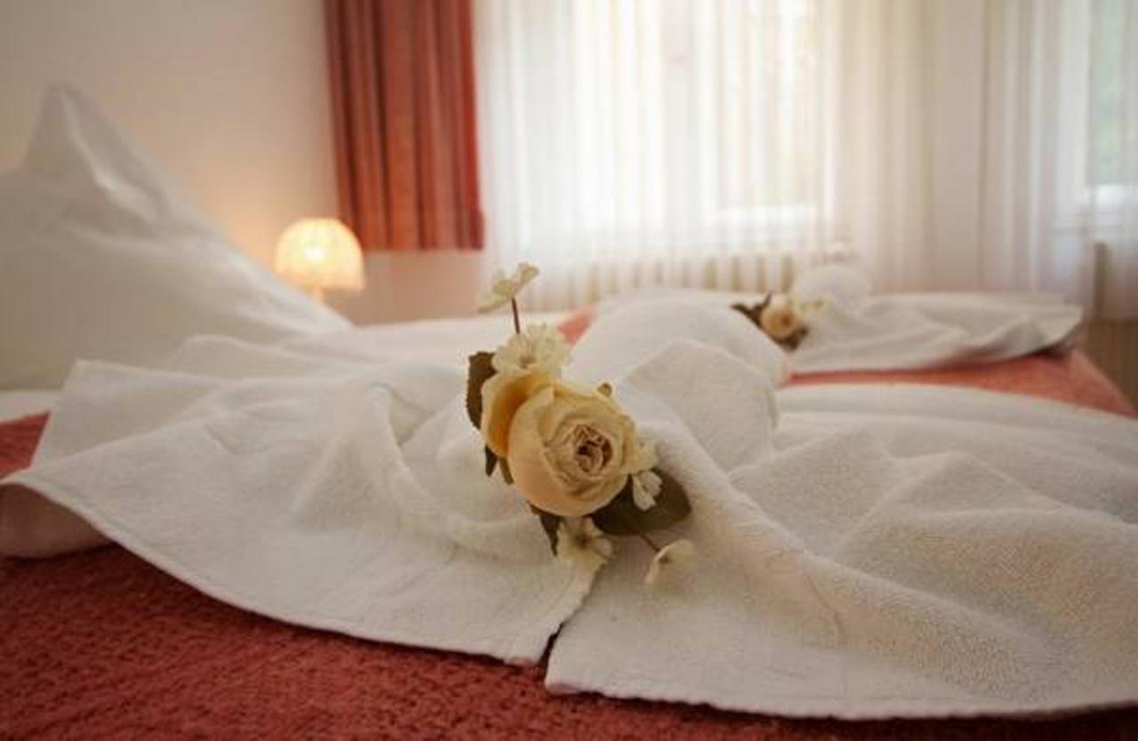 Hotel Altstadt Spandau Seeburg  ภายนอก รูปภาพ